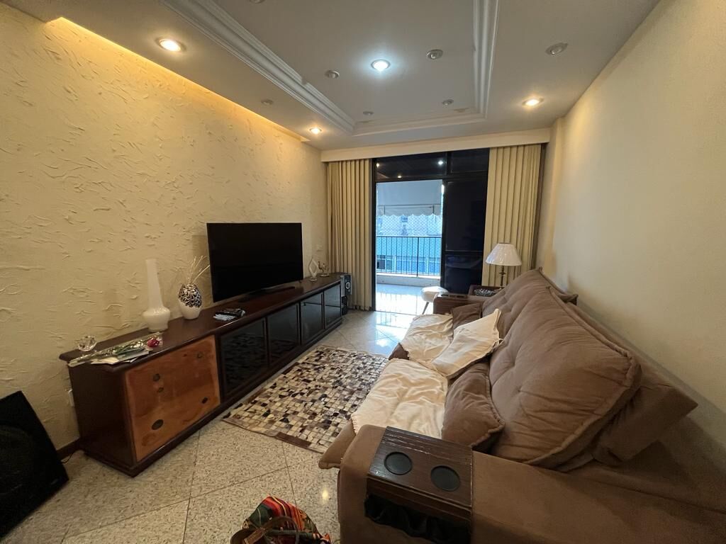 Apartamento à venda com 4 quartos, 160m² - Foto 1