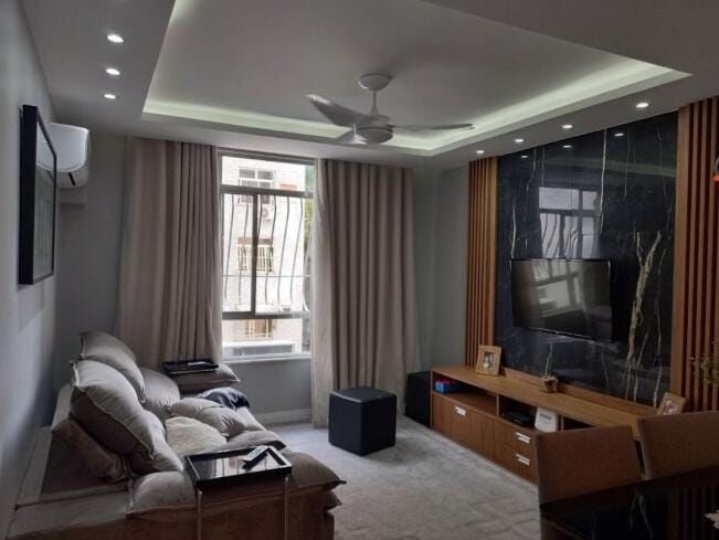 Apartamento à venda com 3 quartos, 98m² - Foto 2