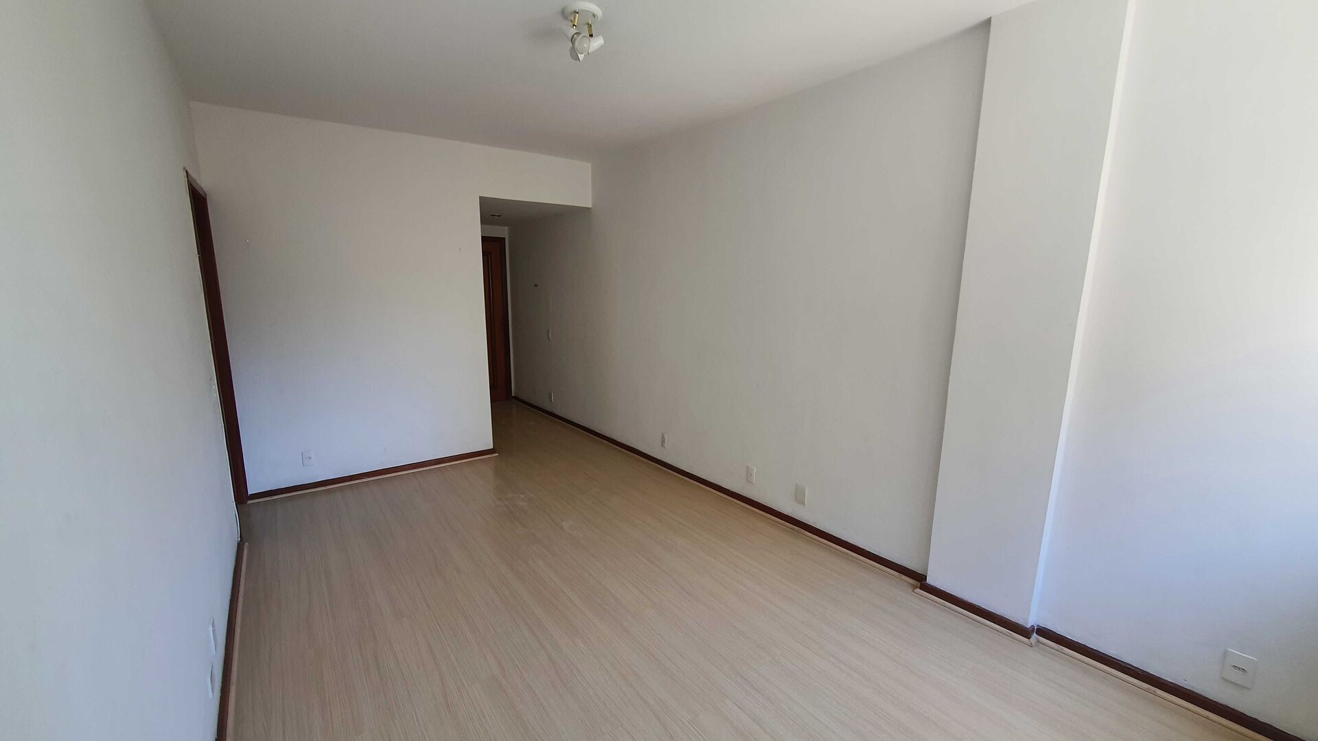 Apartamento à venda com 3 quartos, 90m² - Foto 1