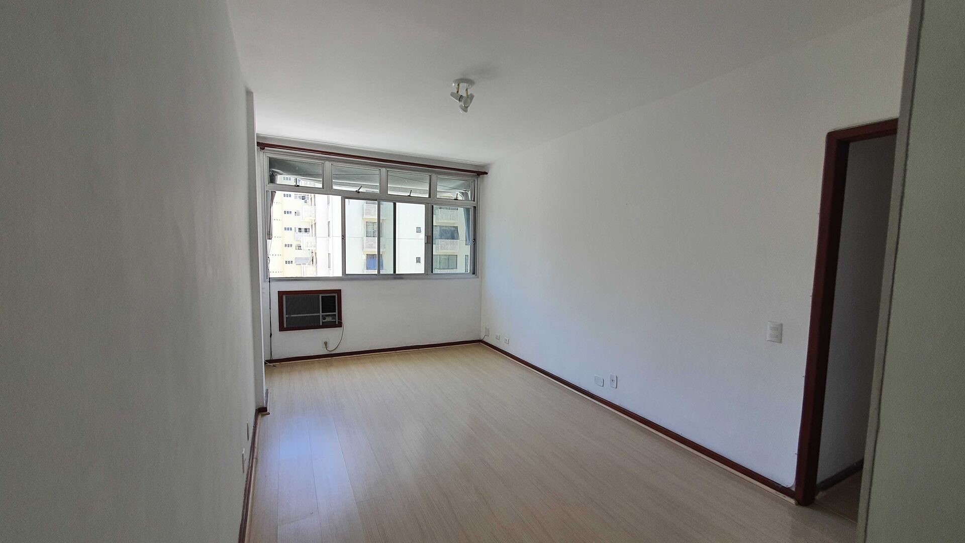 Apartamento à venda com 3 quartos, 90m² - Foto 3