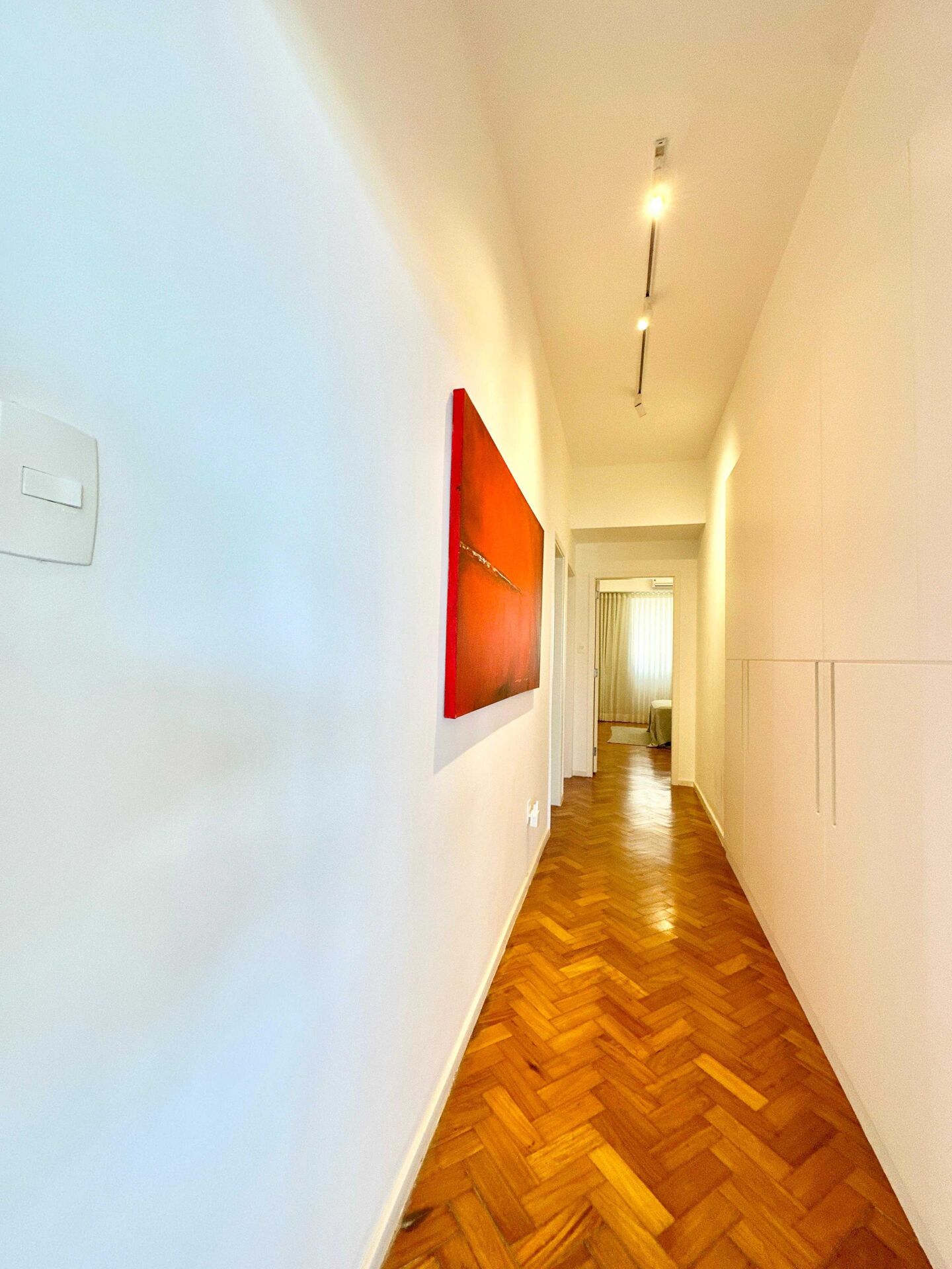 Apartamento à venda com 3 quartos, 209m² - Foto 2