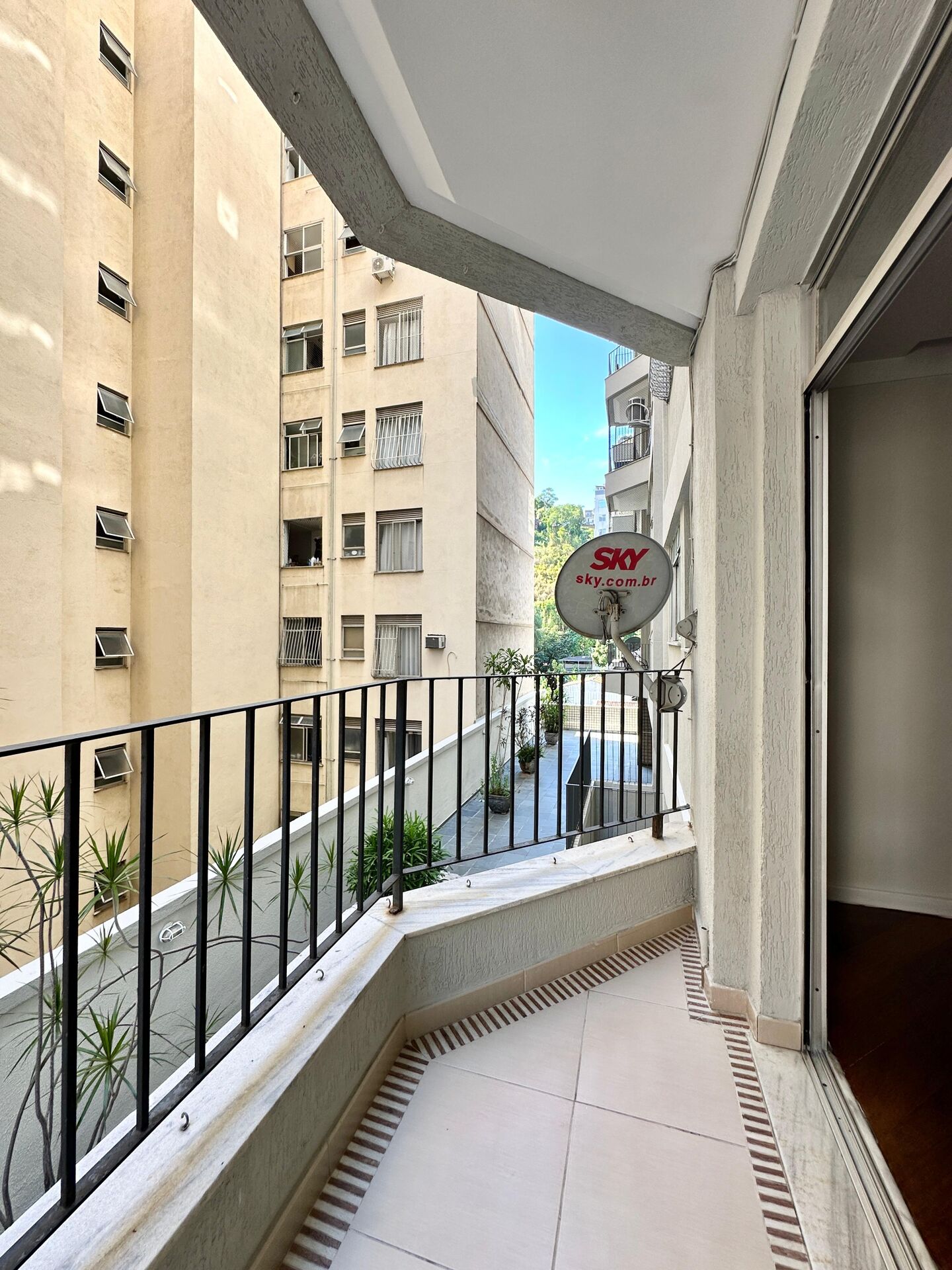 Apartamento Reformado com 3 Quartos e Suíte em Condomínio Completo – Santa Rosa, Niterói