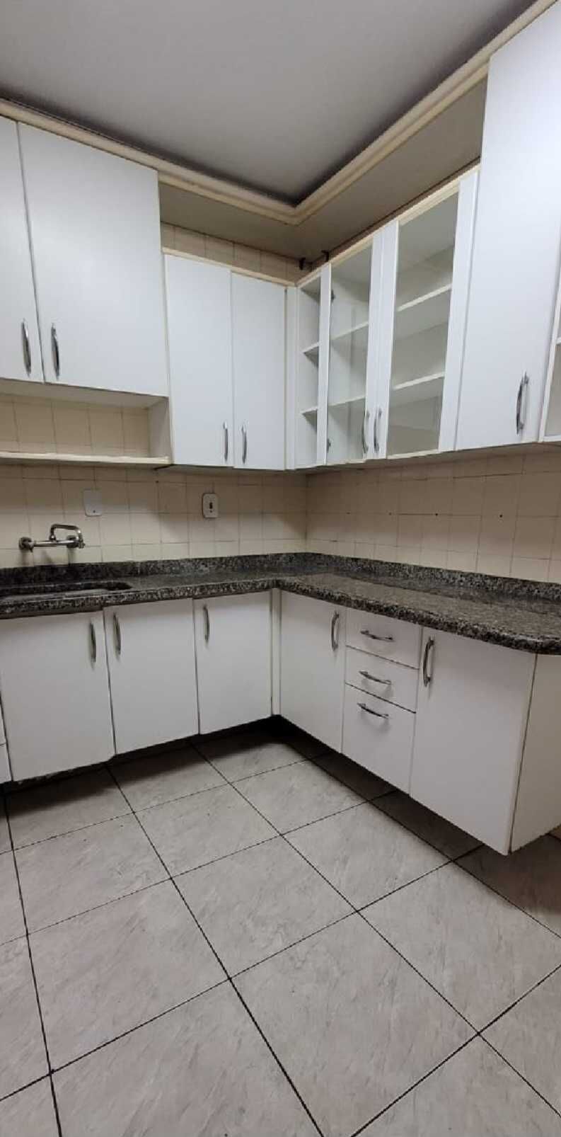 Apartamento à venda com 3 quartos, 140m² - Foto 17