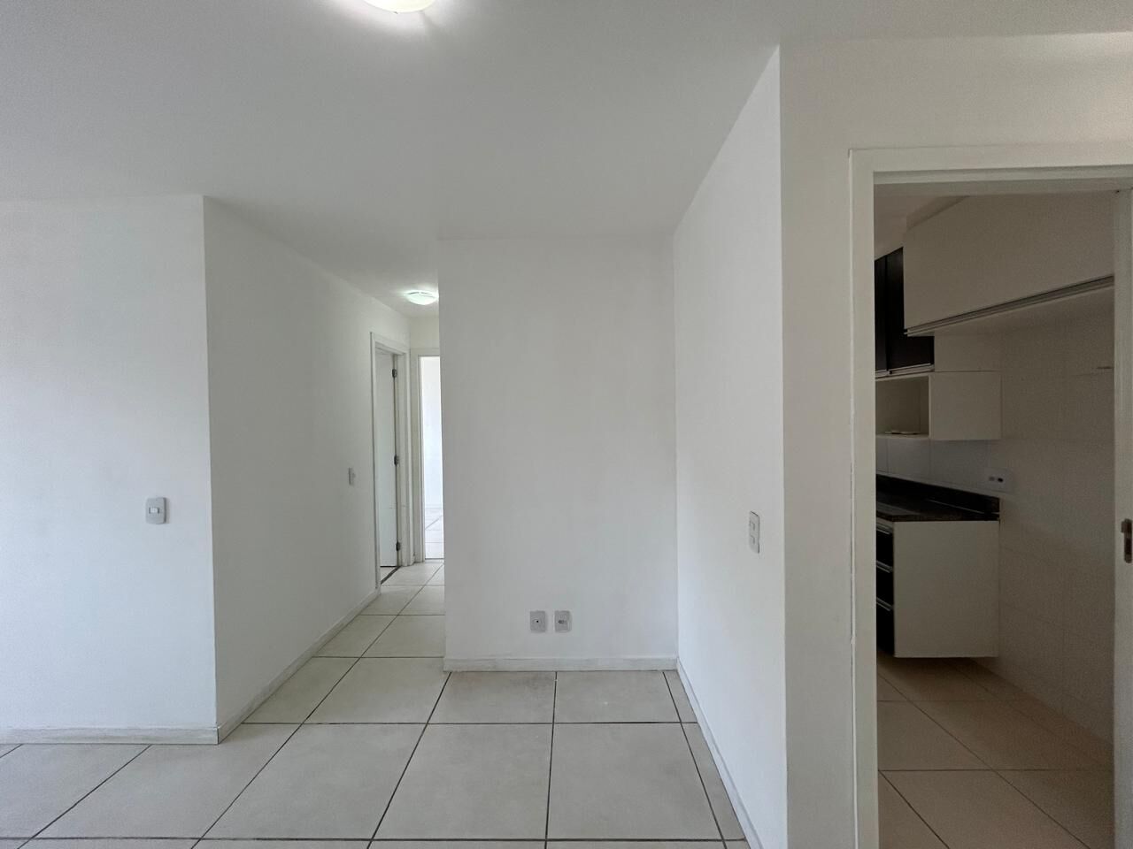 Apartamento à venda com 2 quartos, 62m² - Foto 2