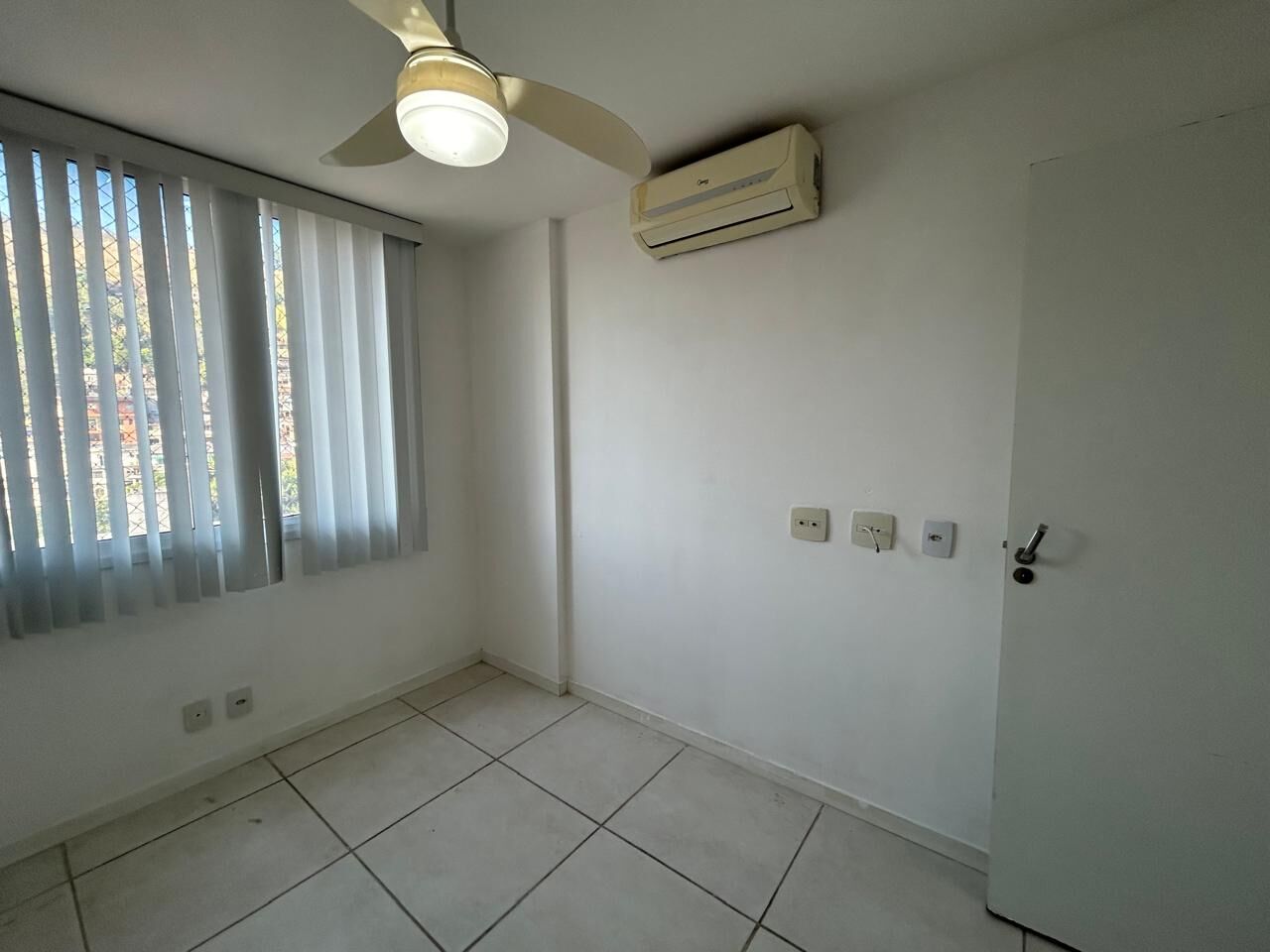 Apartamento à venda com 2 quartos, 62m² - Foto 11