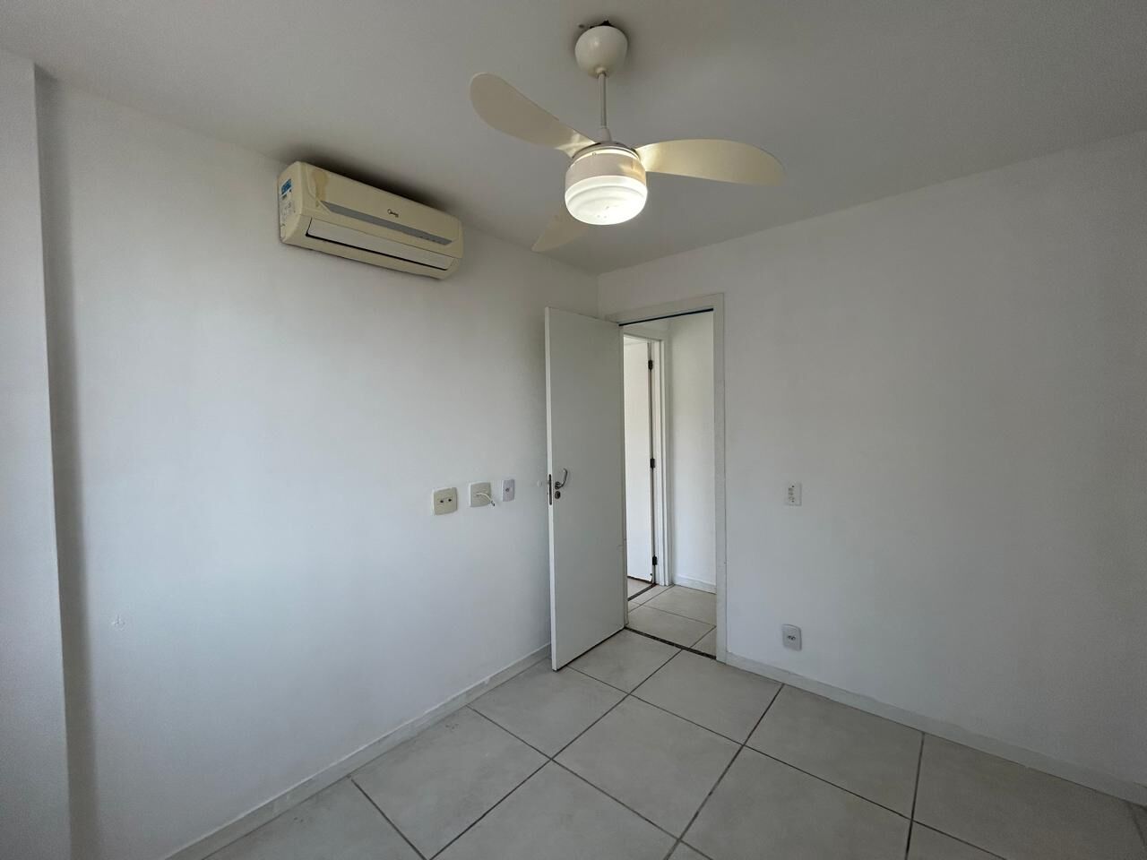 Apartamento à venda com 2 quartos, 62m² - Foto 12