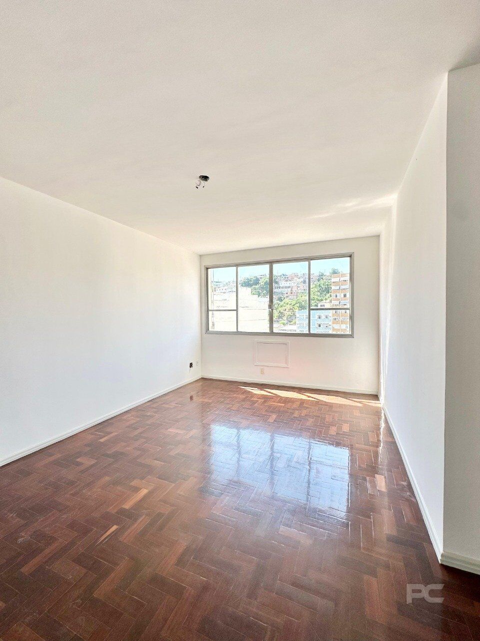 Apartamento à venda com 2 quartos, 87m² - Foto 2