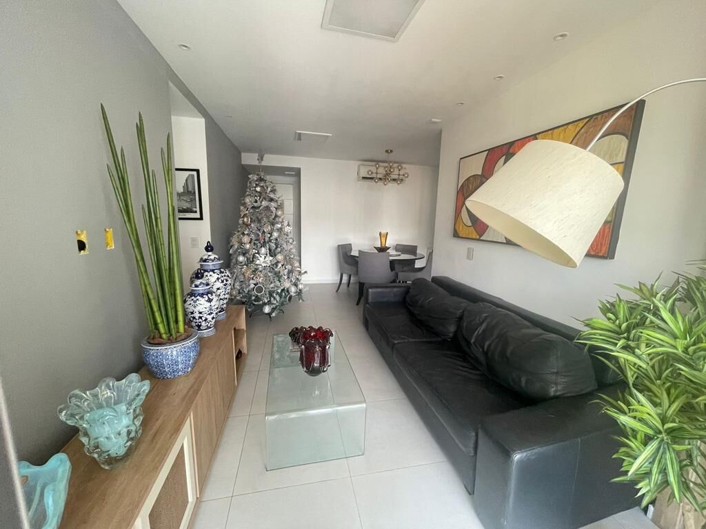 Apartamento à venda com 2 quartos, 68m² - Foto 2