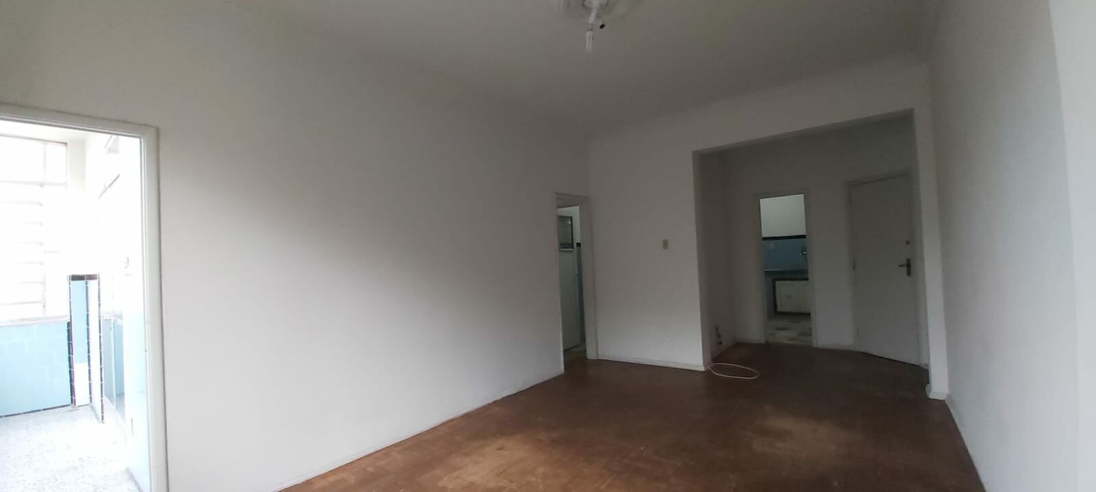 Apartamento à venda com 3 quartos, 115m² - Foto 2