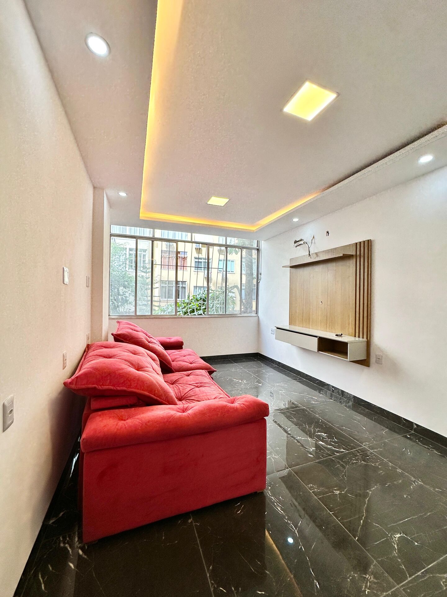 Apartamento à venda com 2 quartos, 105m² - Foto 2