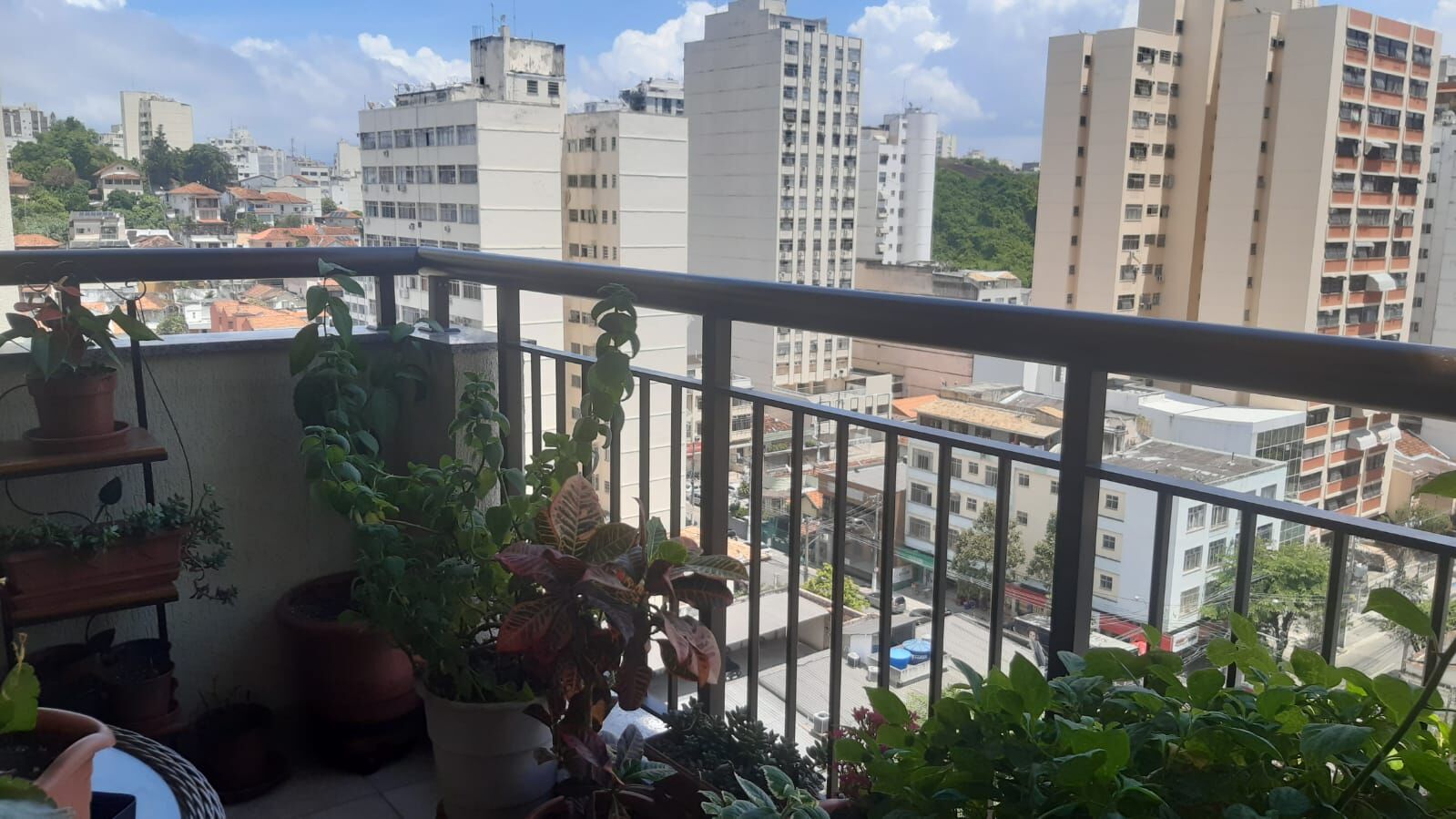 Apartamento à venda com 2 quartos, 70m² - Foto 11