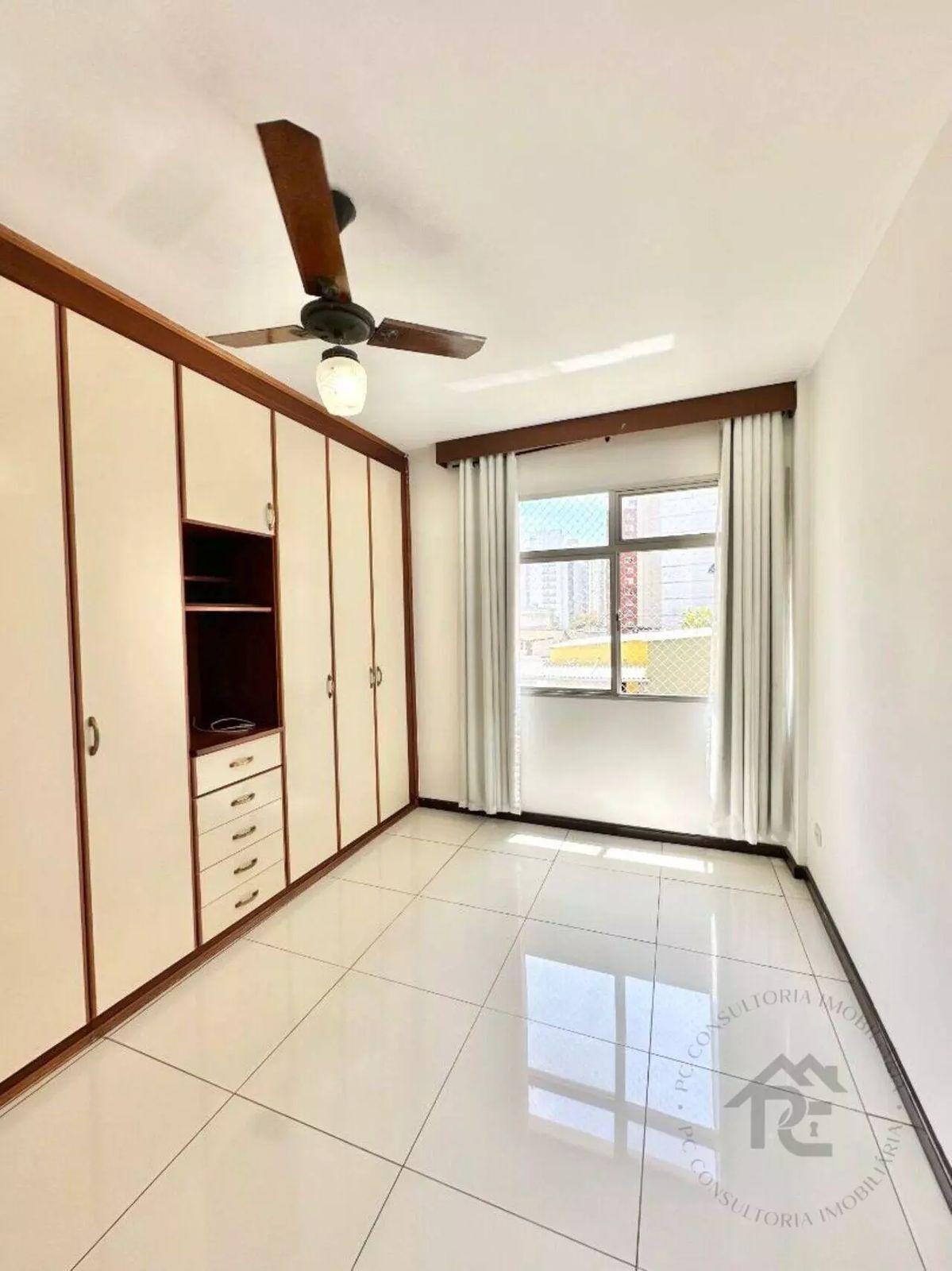 Apartamento à venda com 4 quartos, 170m² - Foto 11