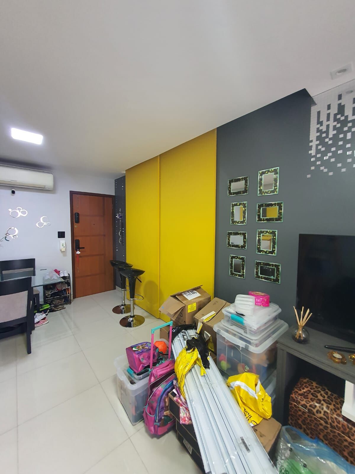 Apartamento à venda com 3 quartos, 130m² - Foto 1