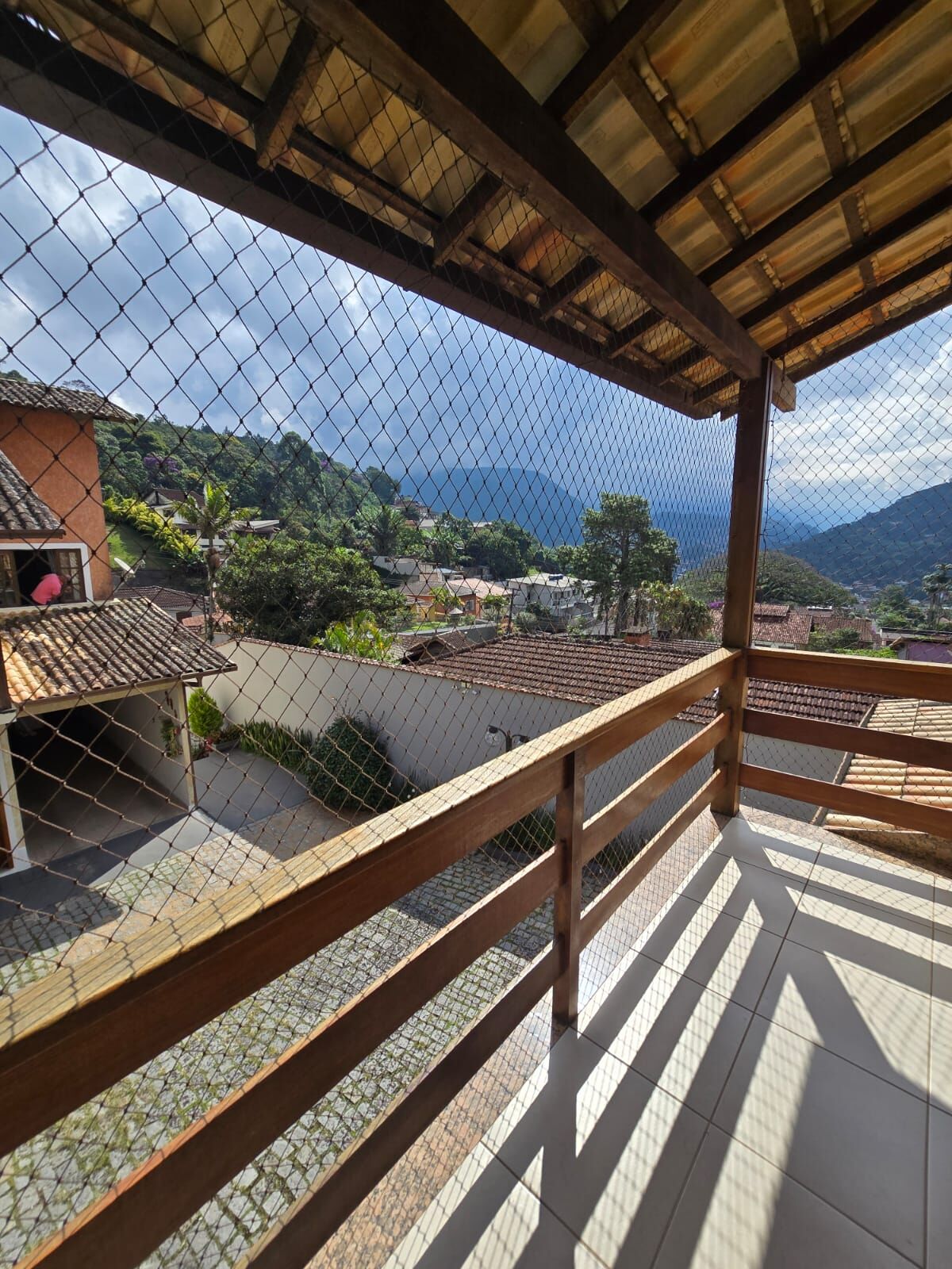 Casa em condomínio: elegância, 3 quartos (suíte) e 2 vagas