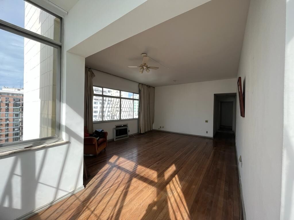 Apartamento à venda com 3 quartos, 160m² - Foto 3