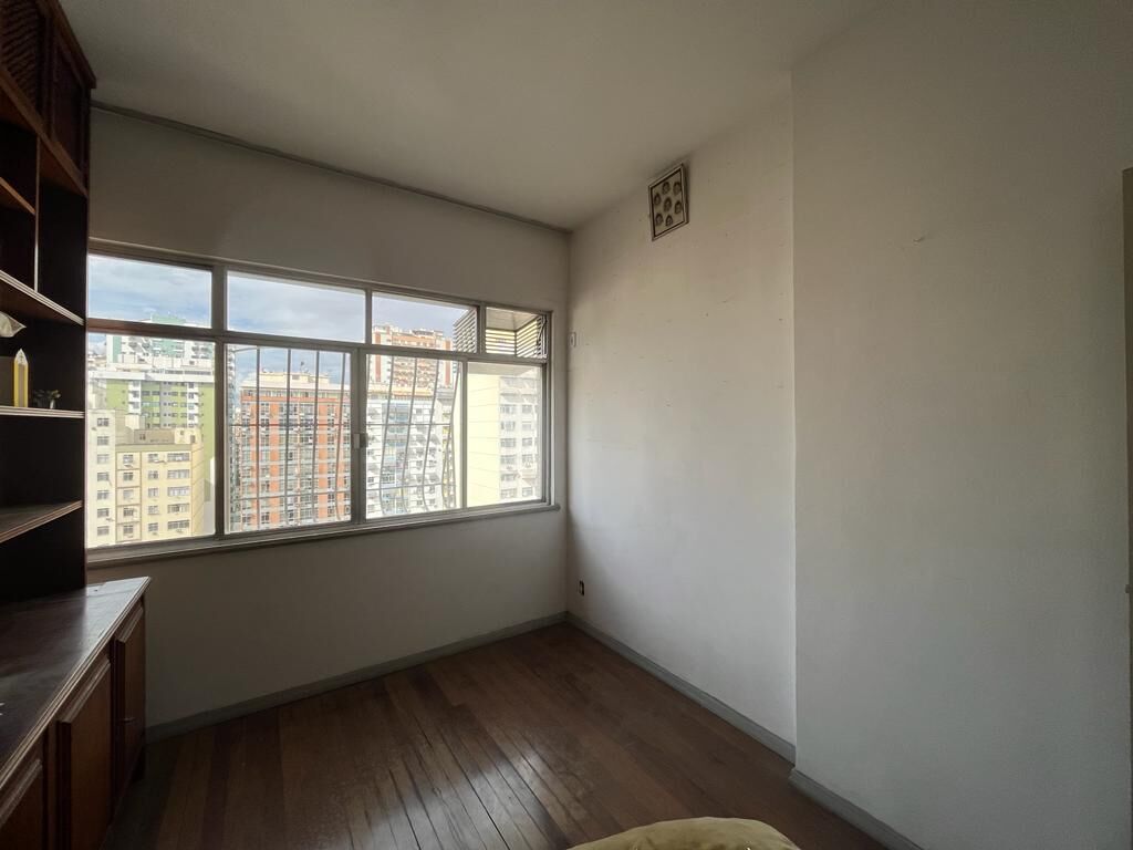 Apartamento à venda com 3 quartos, 160m² - Foto 9