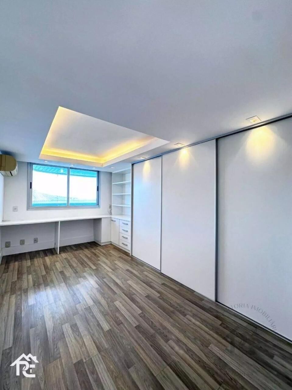 Apartamento à venda com 3 quartos, 250m² - Foto 2