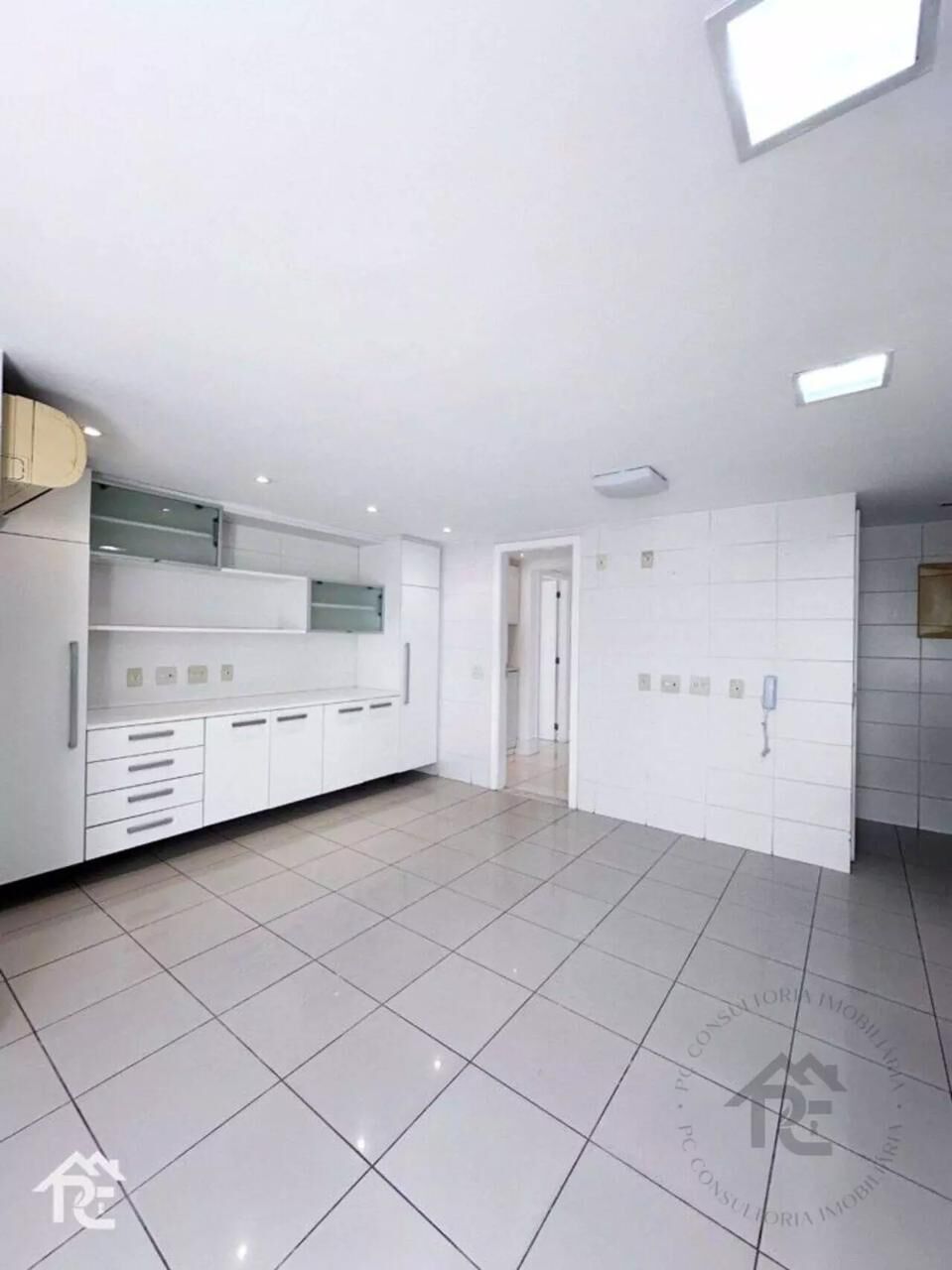 Apartamento à venda com 3 quartos, 250m² - Foto 10