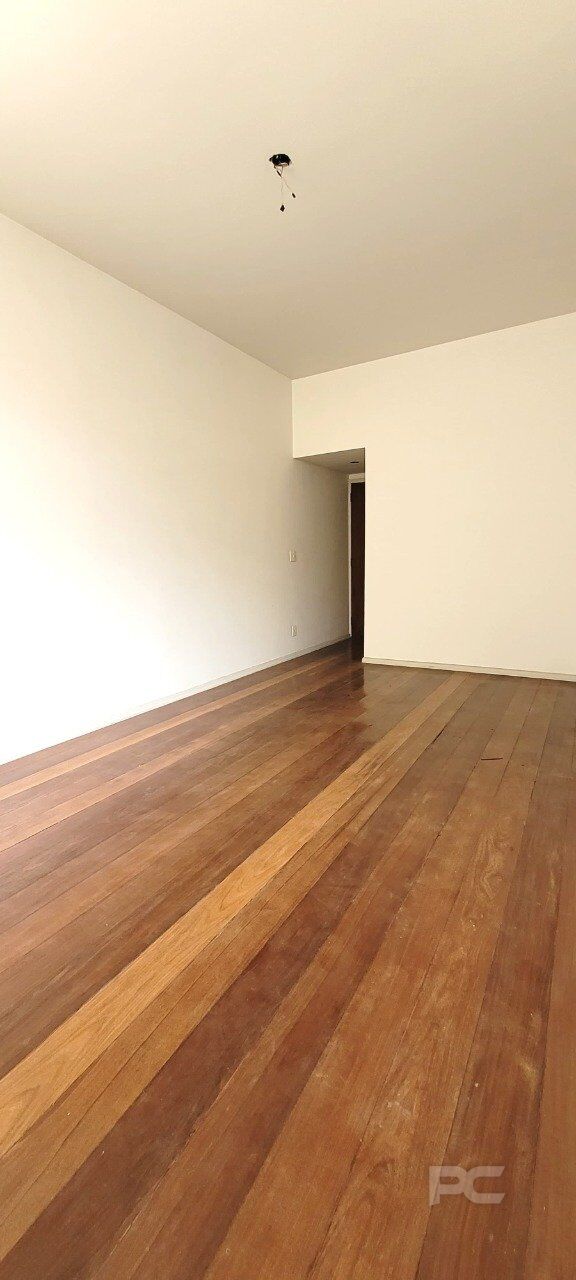 Apartamento à venda com 2 quartos, 75m² - Foto 1