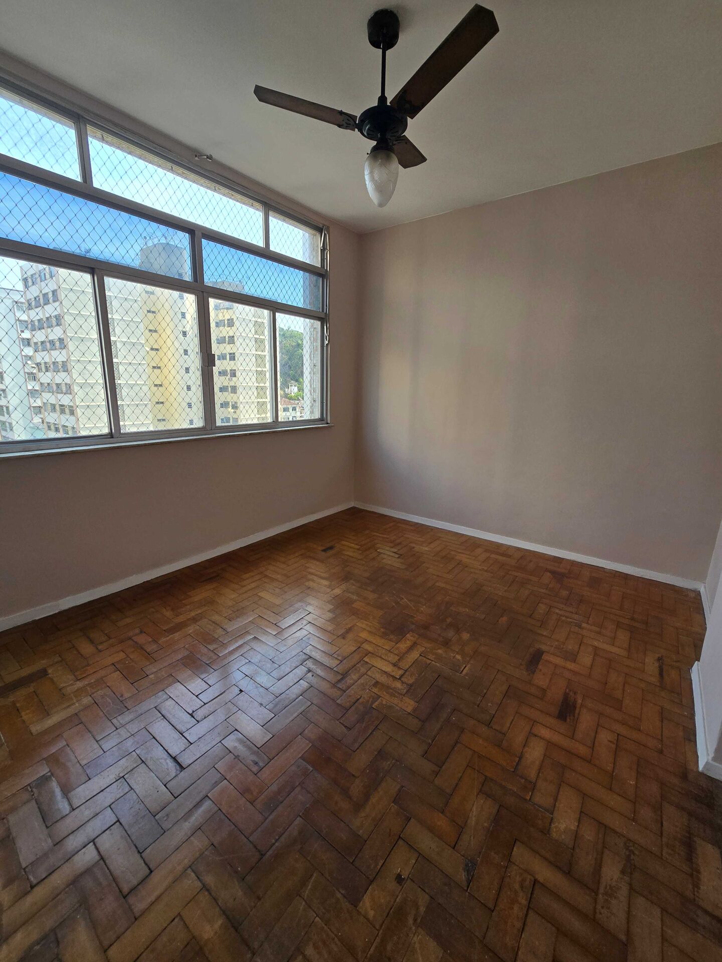 Apartamento à venda com 2 quartos, 68m² - Foto 4