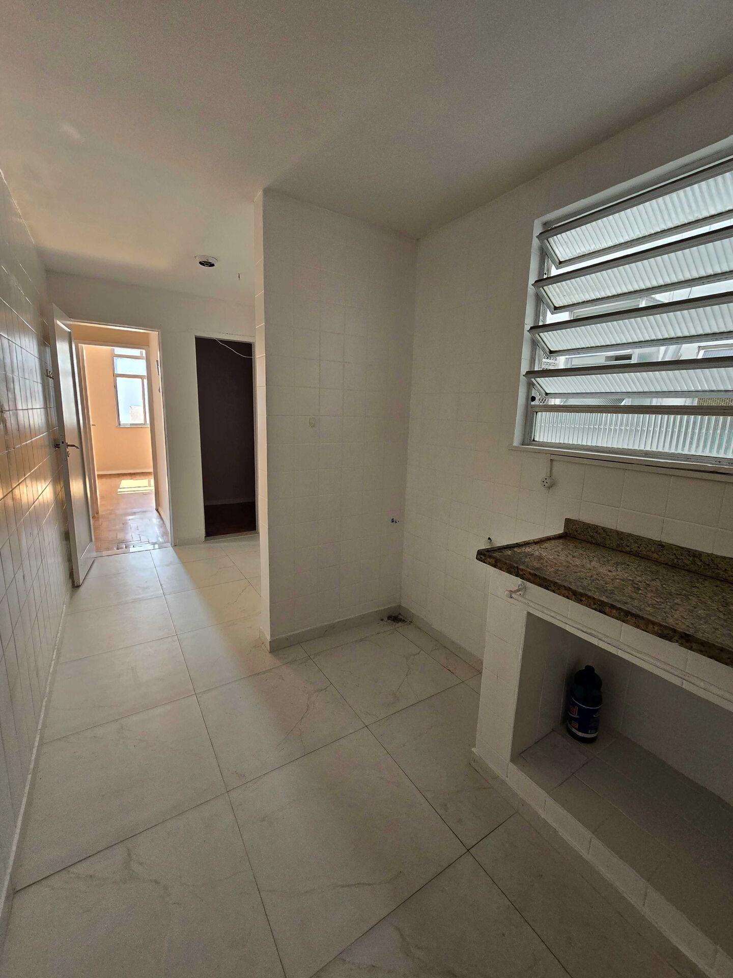 Apartamento à venda com 2 quartos, 68m² - Foto 13