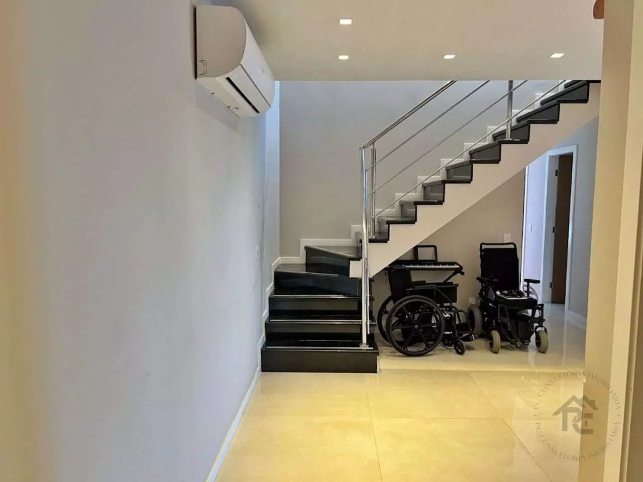 Apartamento à venda com 4 quartos, 289m² - Foto 3