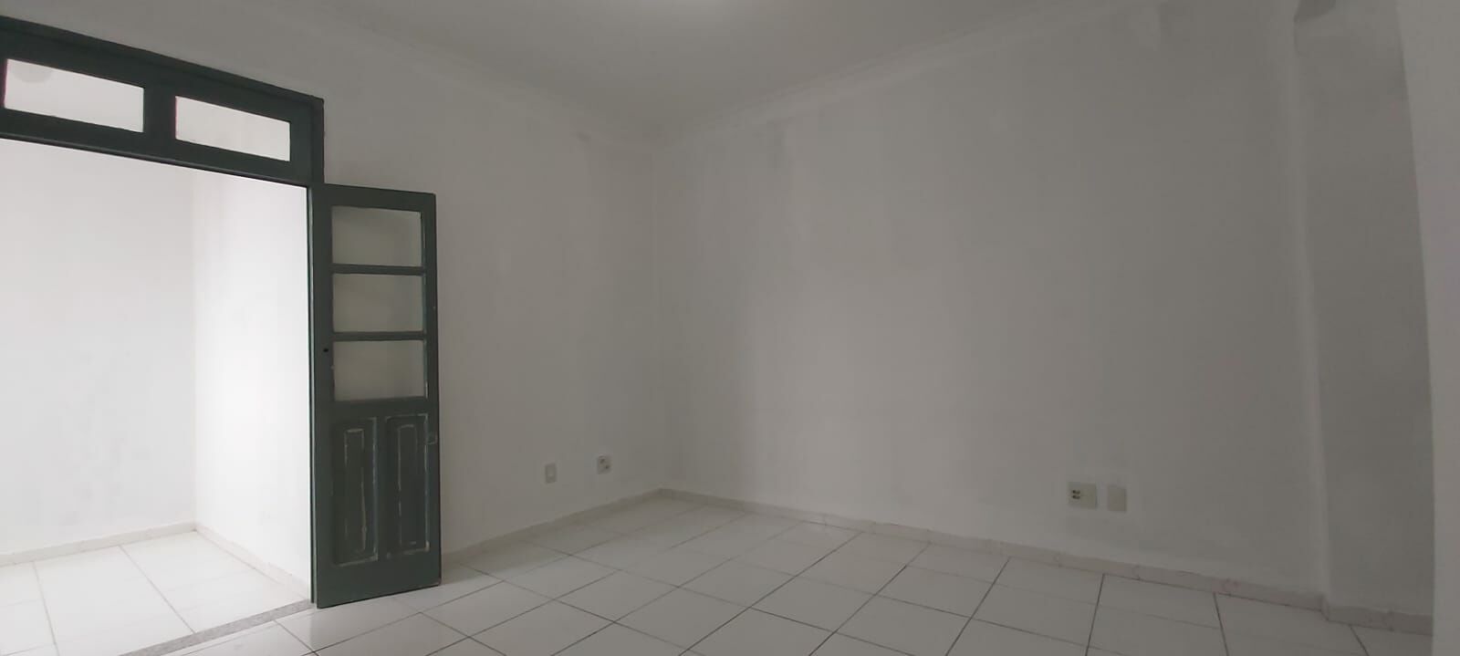 Apartamento à venda com 3 quartos, 110m² - Foto 2