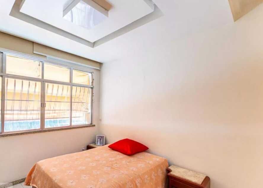 Apartamento à venda com 3 quartos, 137m² - Foto 2