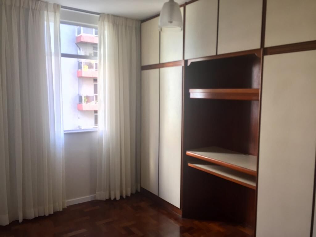 Apartamento à venda com 3 quartos, 165m² - Foto 4