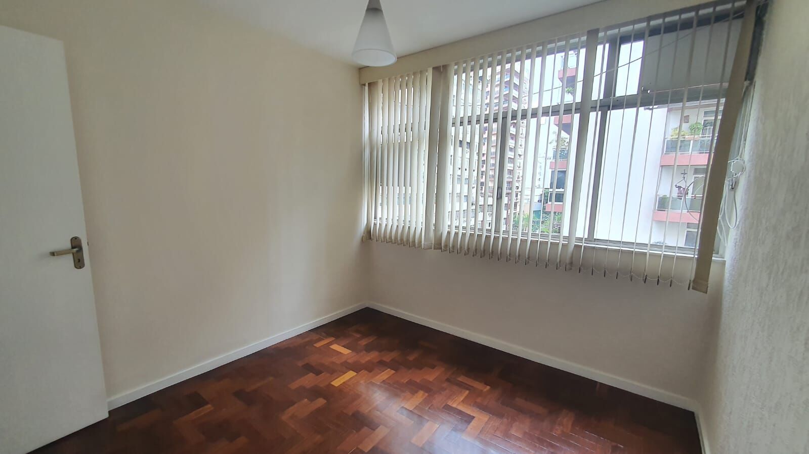 Apartamento à venda com 3 quartos, 165m² - Foto 9