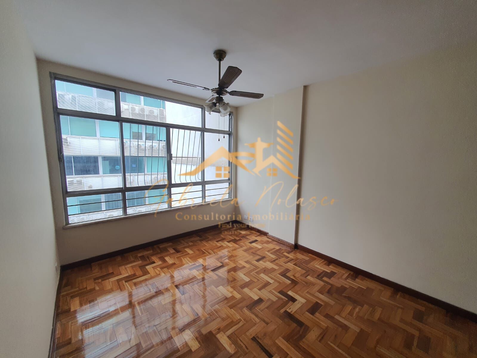 Apartamento à venda com 3 quartos, 110m² - Foto 2