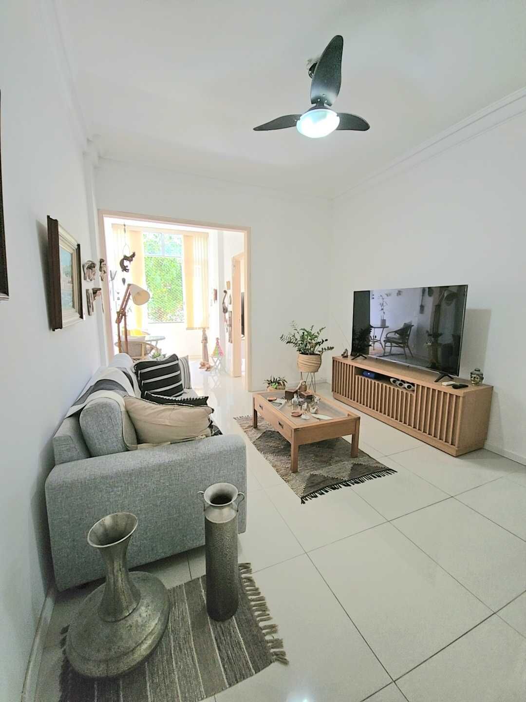 Apartamento à venda com 2 quartos, 74m² - Foto 2