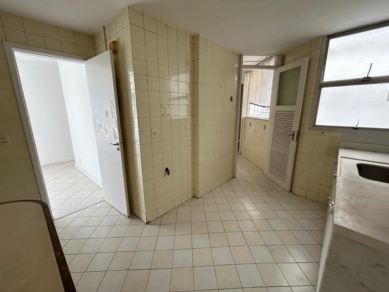 Apartamento à venda com 2 quartos, 82m² - Foto 29