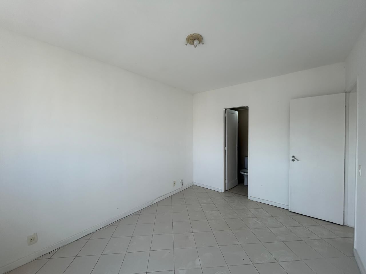 Apartamento à venda com 2 quartos, 82m² - Foto 12