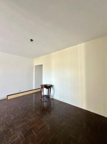 Apartamento à venda com 3 quartos, 120m² - Foto 2