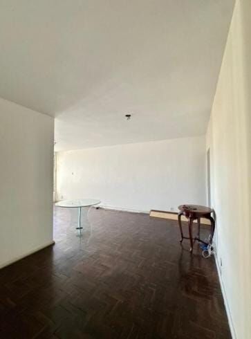 Apartamento à venda com 3 quartos, 120m² - Foto 3