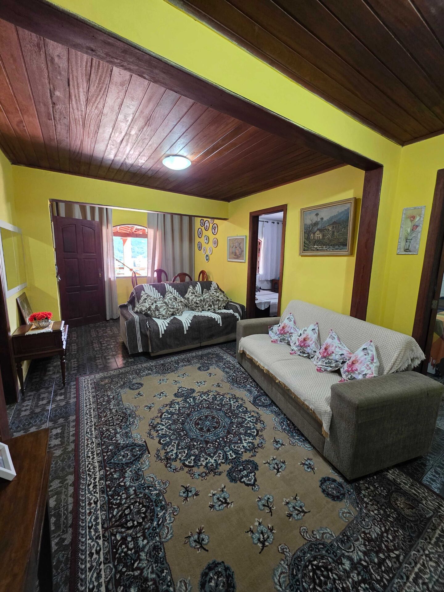Casa TriplexEssa aqui não é só uma casa… é visão. É estratégia. É renda inteligente. Imagine um imóvel que não depende de uma única fonte… ele se multiplica.