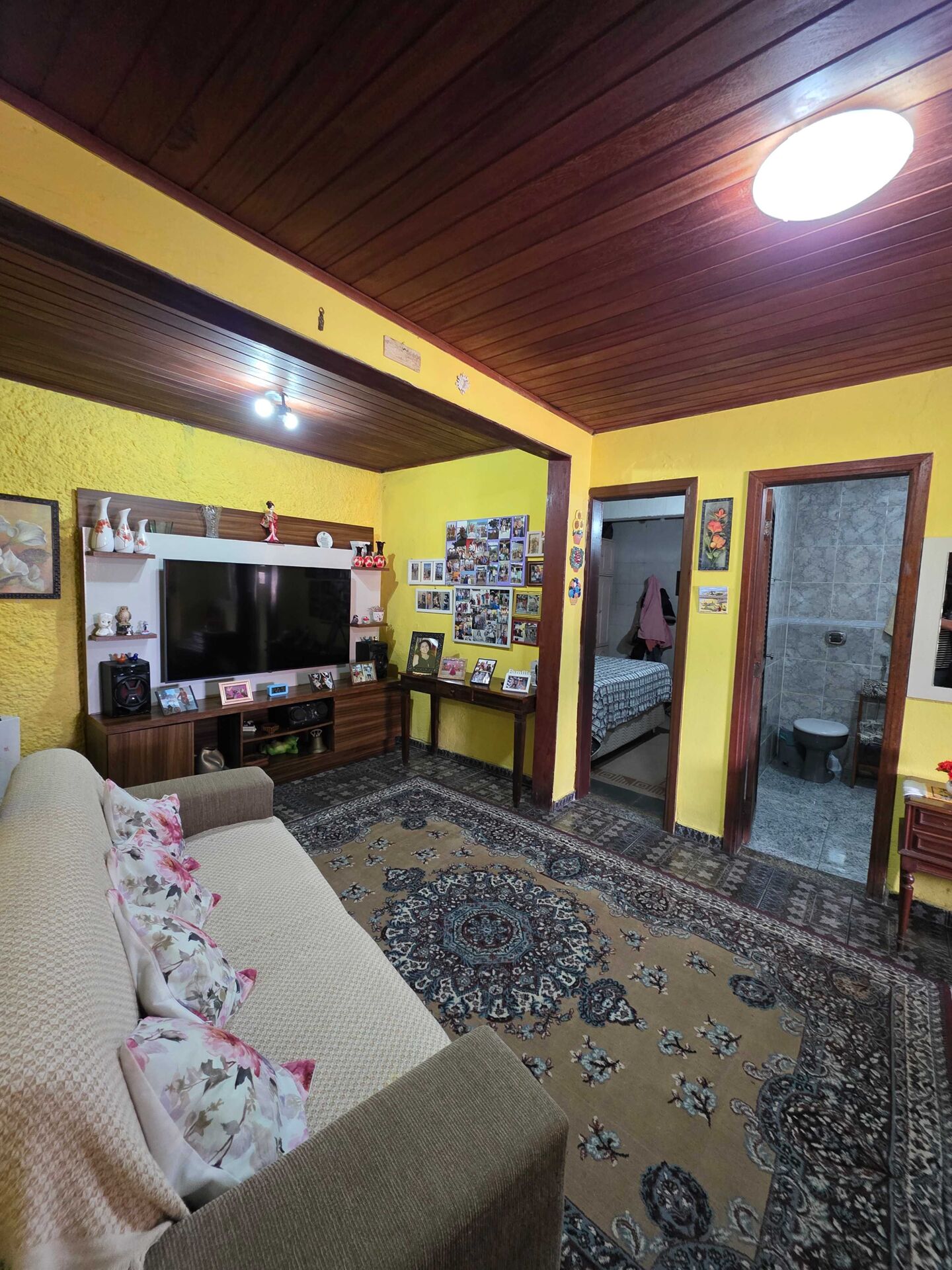 Casa TriplexEssa aqui não é só uma casa… é visão. É estratégia. É renda inteligente. Imagine um imóvel que não depende de uma única fonte… ele se multiplica.