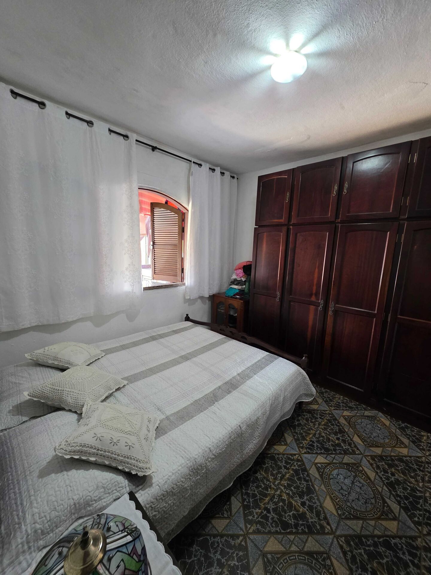 Casa TriplexEssa aqui não é só uma casa… é visão. É estratégia. É renda inteligente. Imagine um imóvel que não depende de uma única fonte… ele se multiplica.