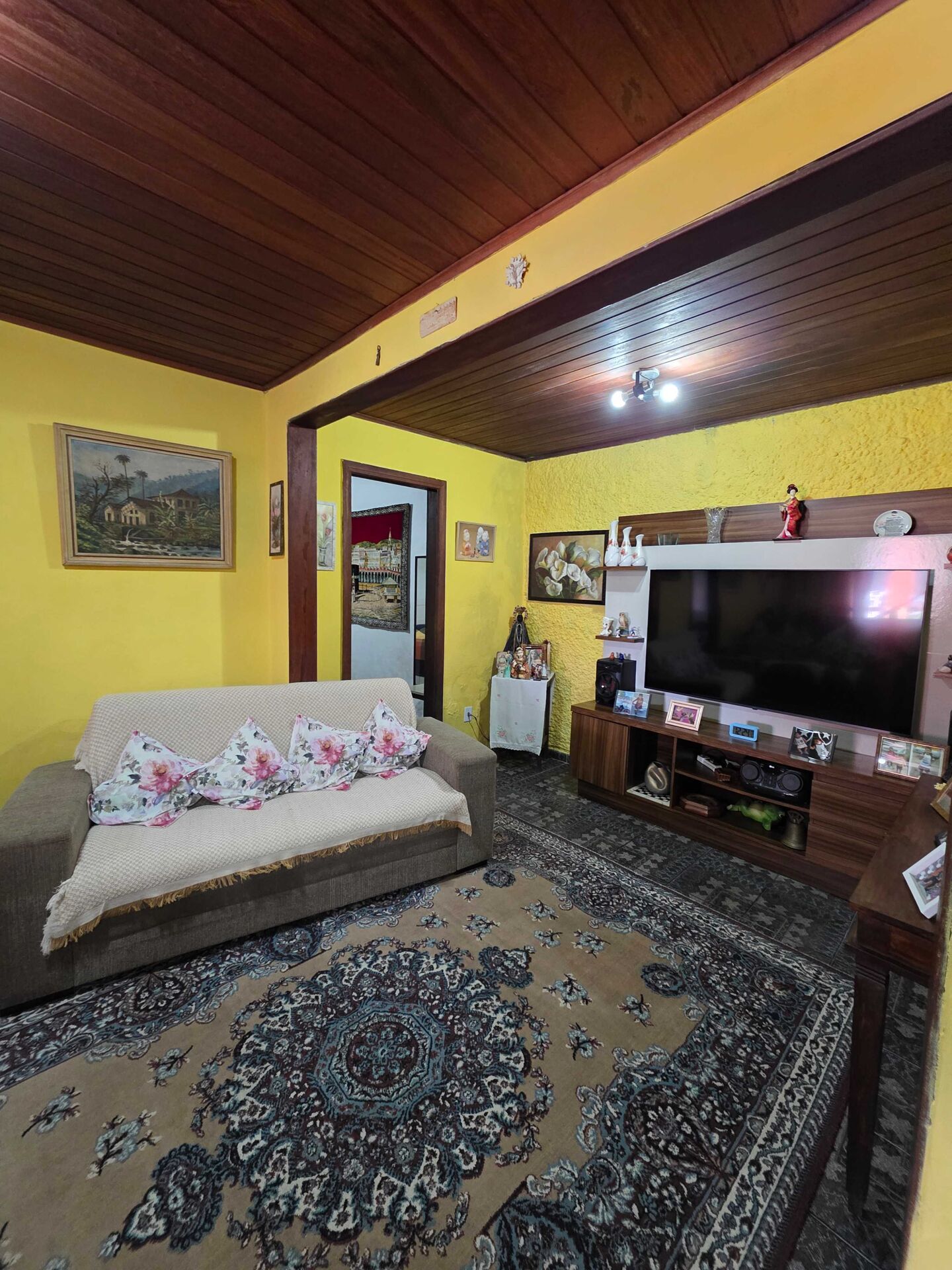 Casa TriplexEssa aqui não é só uma casa… é visão. É estratégia. É renda inteligente. Imagine um imóvel que não depende de uma única fonte… ele se multiplica.