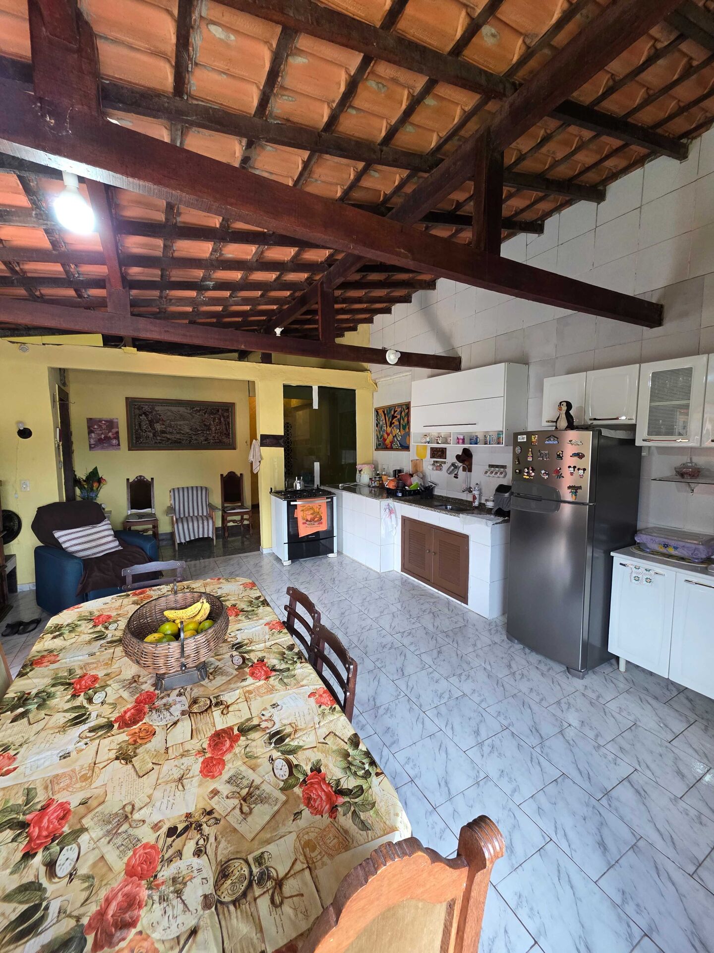 Casa TriplexEssa aqui não é só uma casa… é visão. É estratégia. É renda inteligente. Imagine um imóvel que não depende de uma única fonte… ele se multiplica.