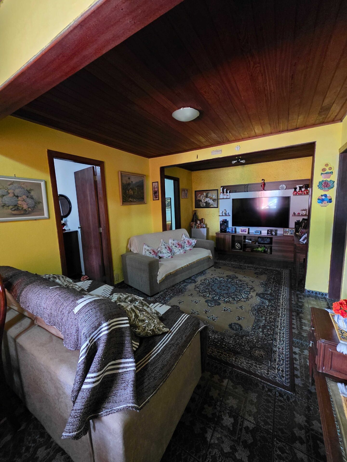 Casa TriplexEssa aqui não é só uma casa… é visão. É estratégia. É renda inteligente. Imagine um imóvel que não depende de uma única fonte… ele se multiplica.