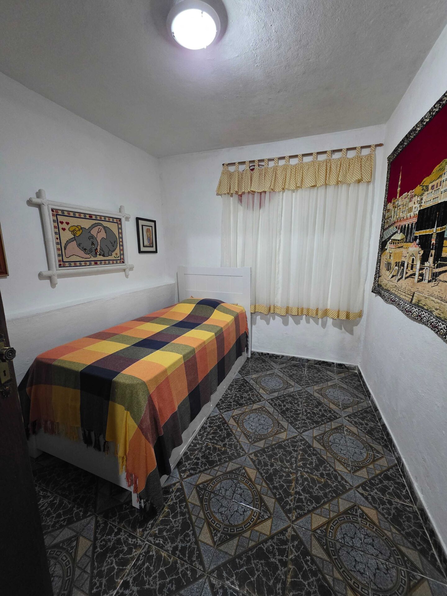 Casa TriplexEssa aqui não é só uma casa… é visão. É estratégia. É renda inteligente. Imagine um imóvel que não depende de uma única fonte… ele se multiplica.