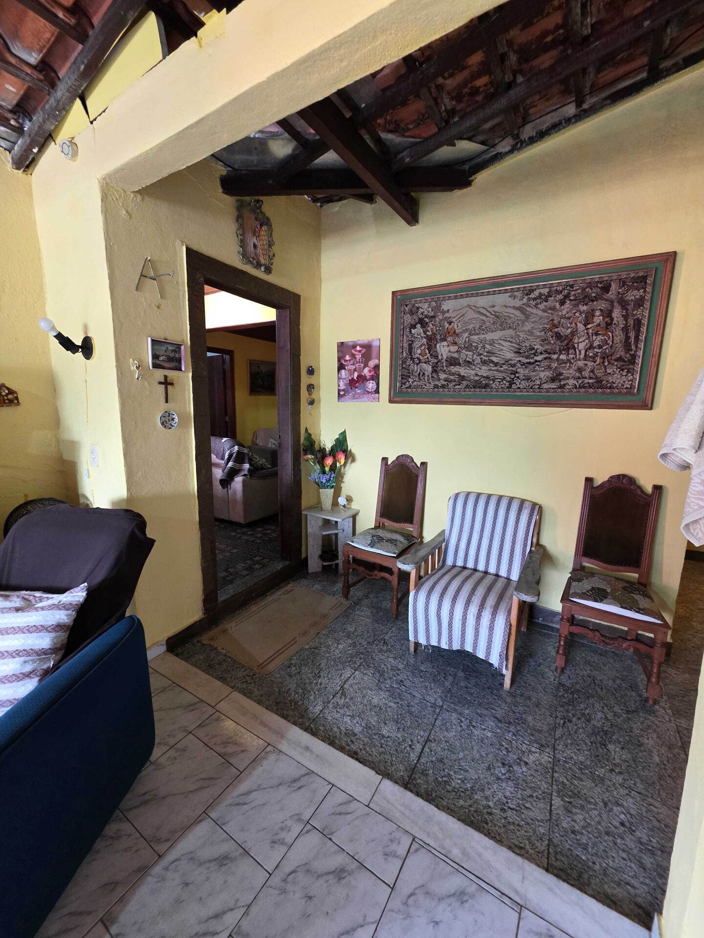Casa TriplexEssa aqui não é só uma casa… é visão. É estratégia. É renda inteligente. Imagine um imóvel que não depende de uma única fonte… ele se multiplica.