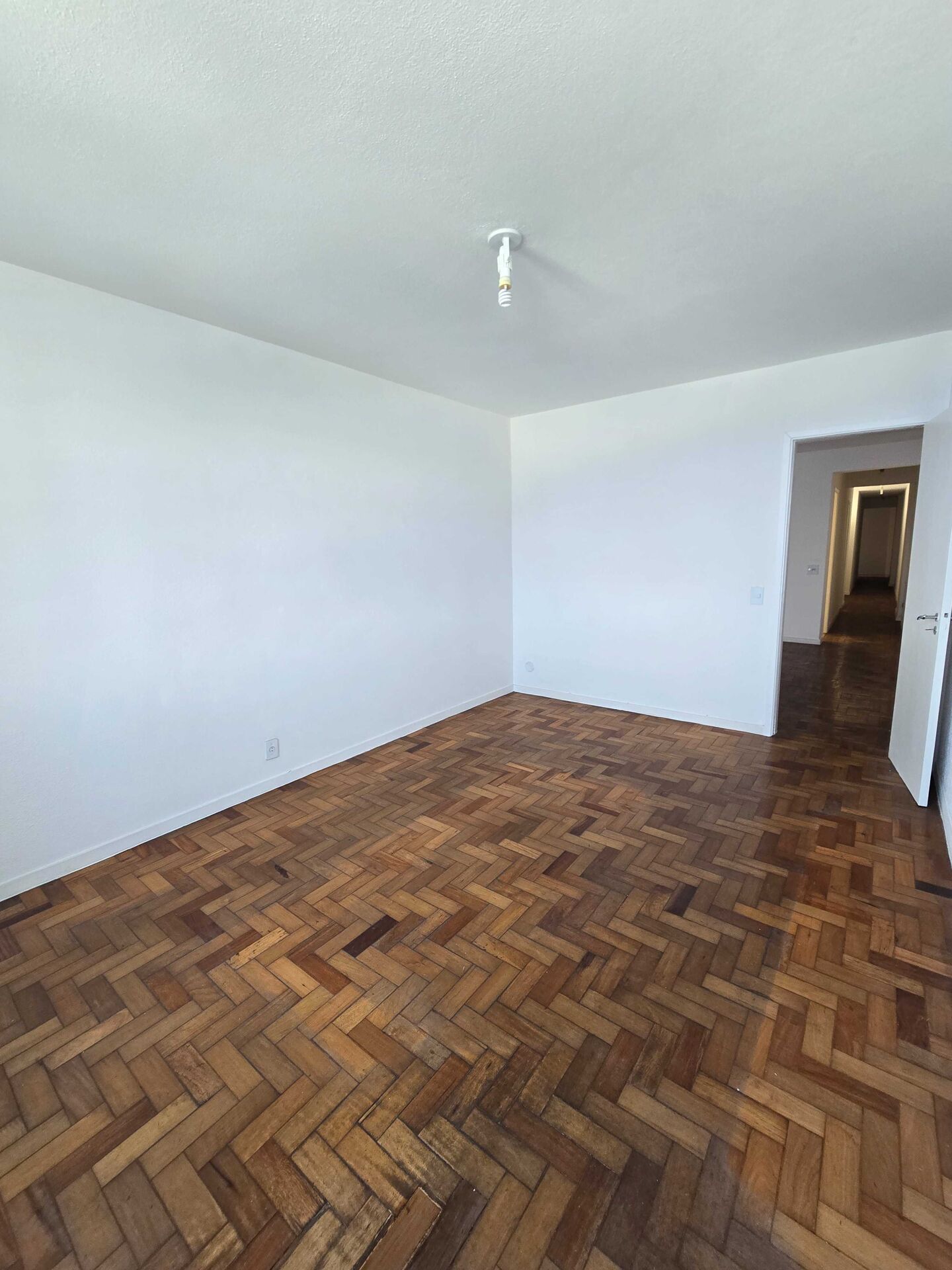 Apartamento à venda com 4 quartos, 235m² - Foto 7