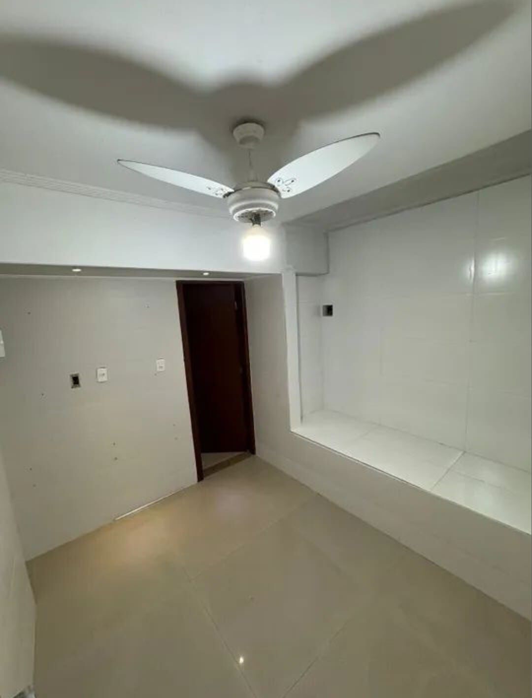 Apartamento à venda com 2 quartos, 75m² - Foto 16