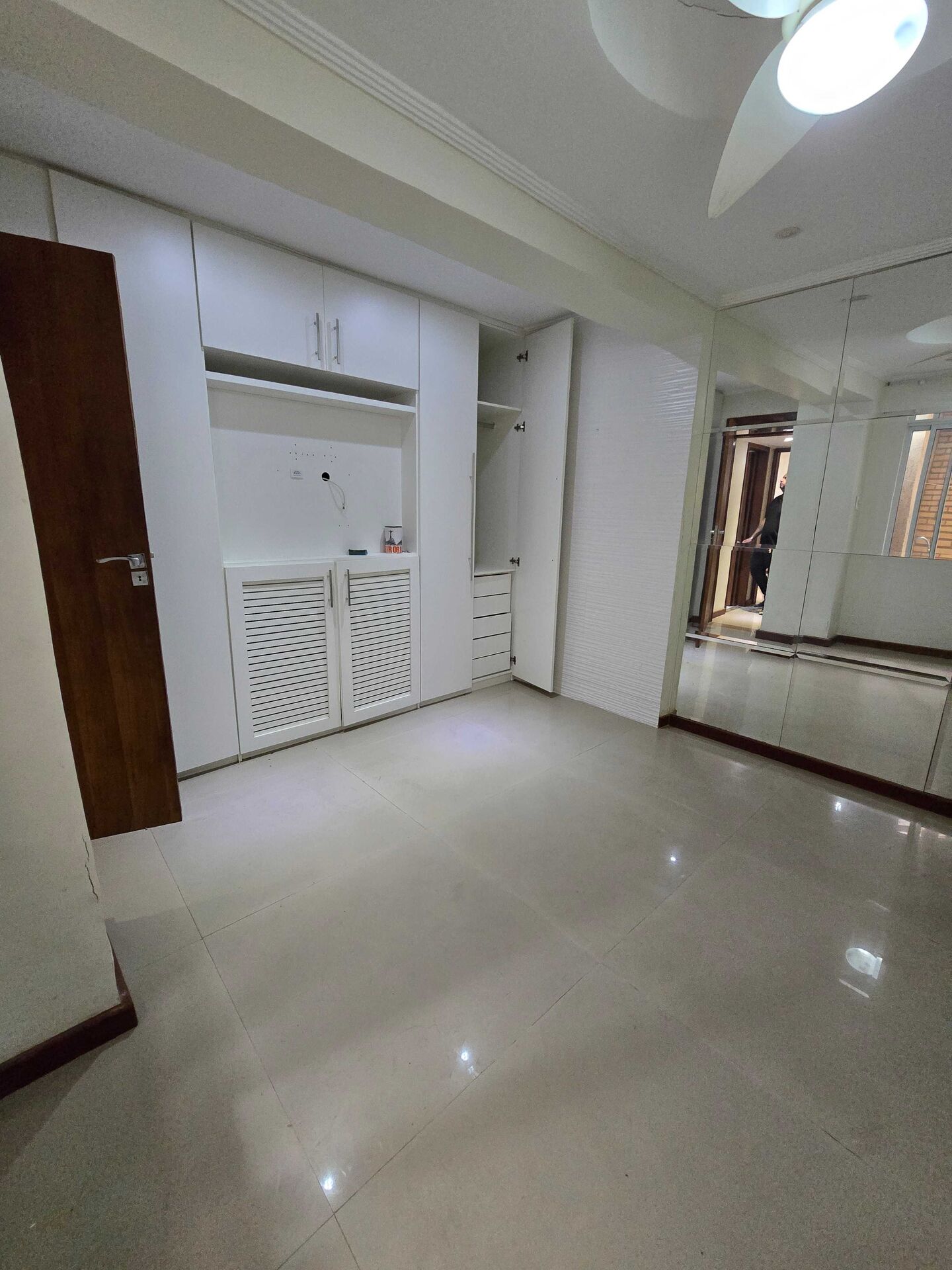 Apartamento à venda com 2 quartos, 75m² - Foto 37