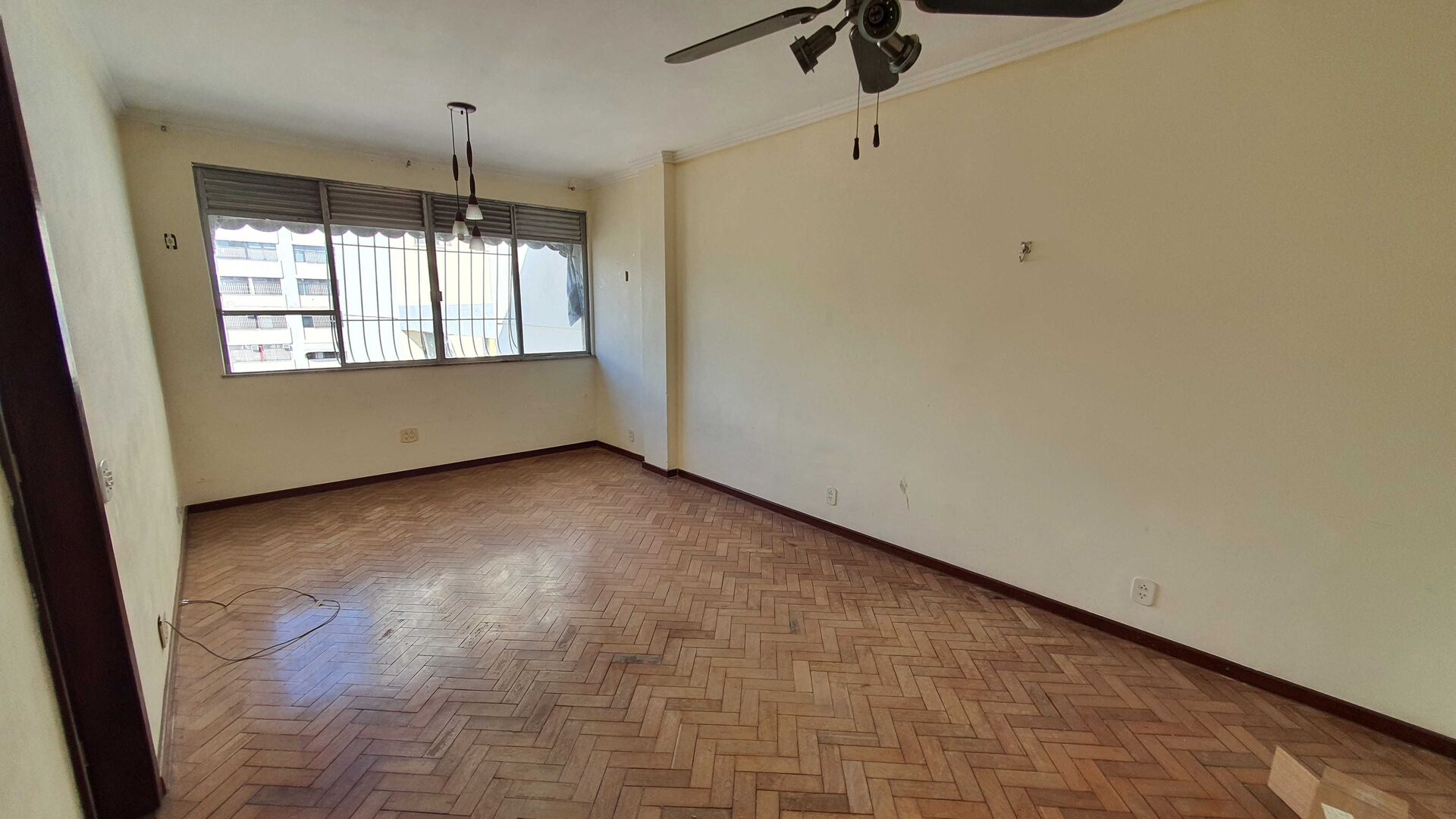 Apartamento à venda com 3 quartos, 100m² - Foto 3