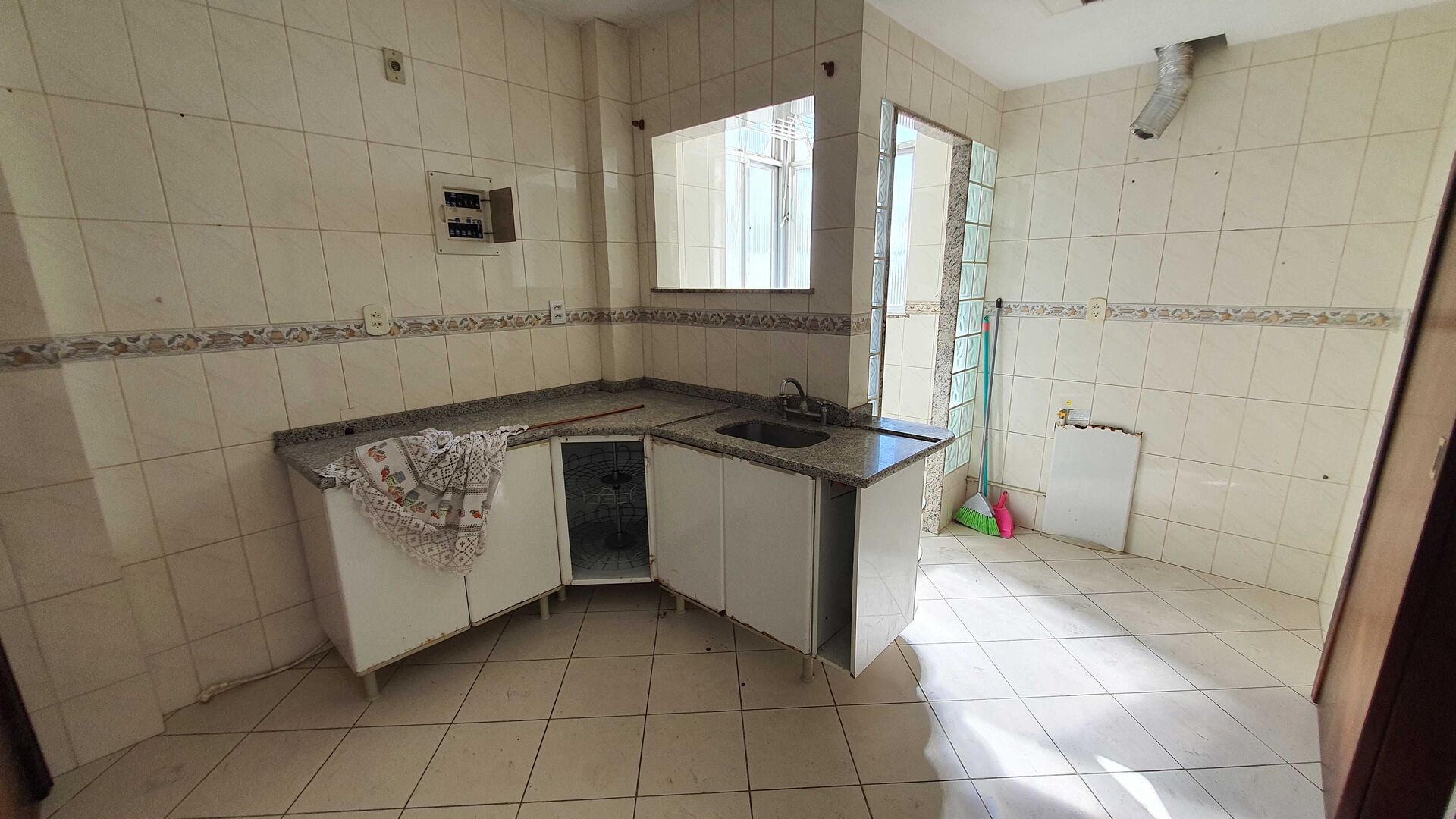 Apartamento à venda com 3 quartos, 100m² - Foto 17