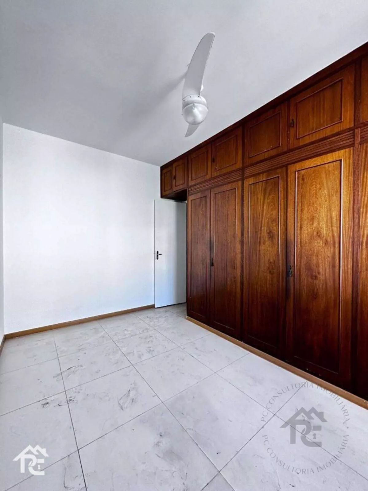 Apartamento à venda com 4 quartos, 150m² - Foto 11